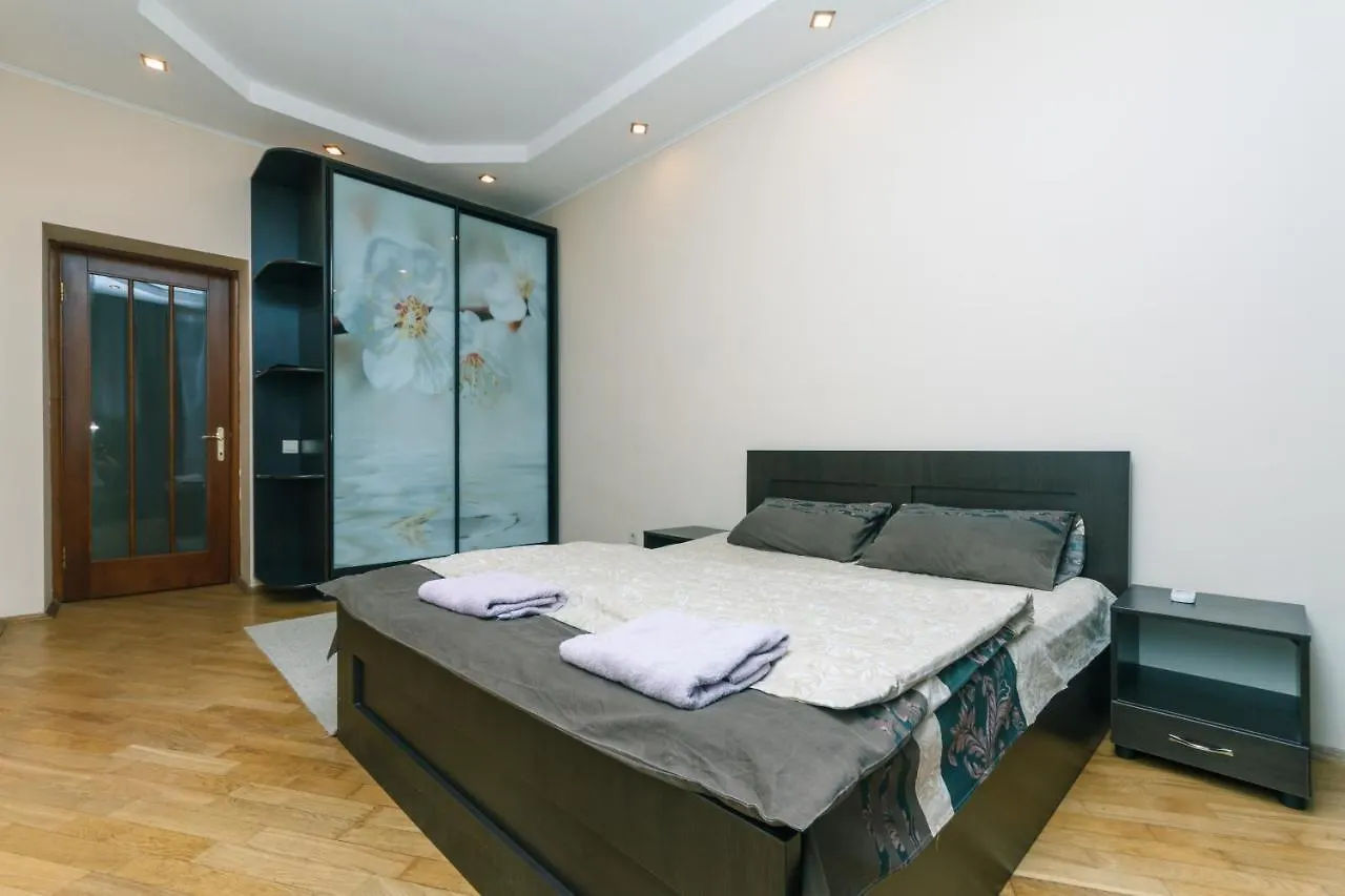 Apartment On Lva Tolstoho Street Κίεβο